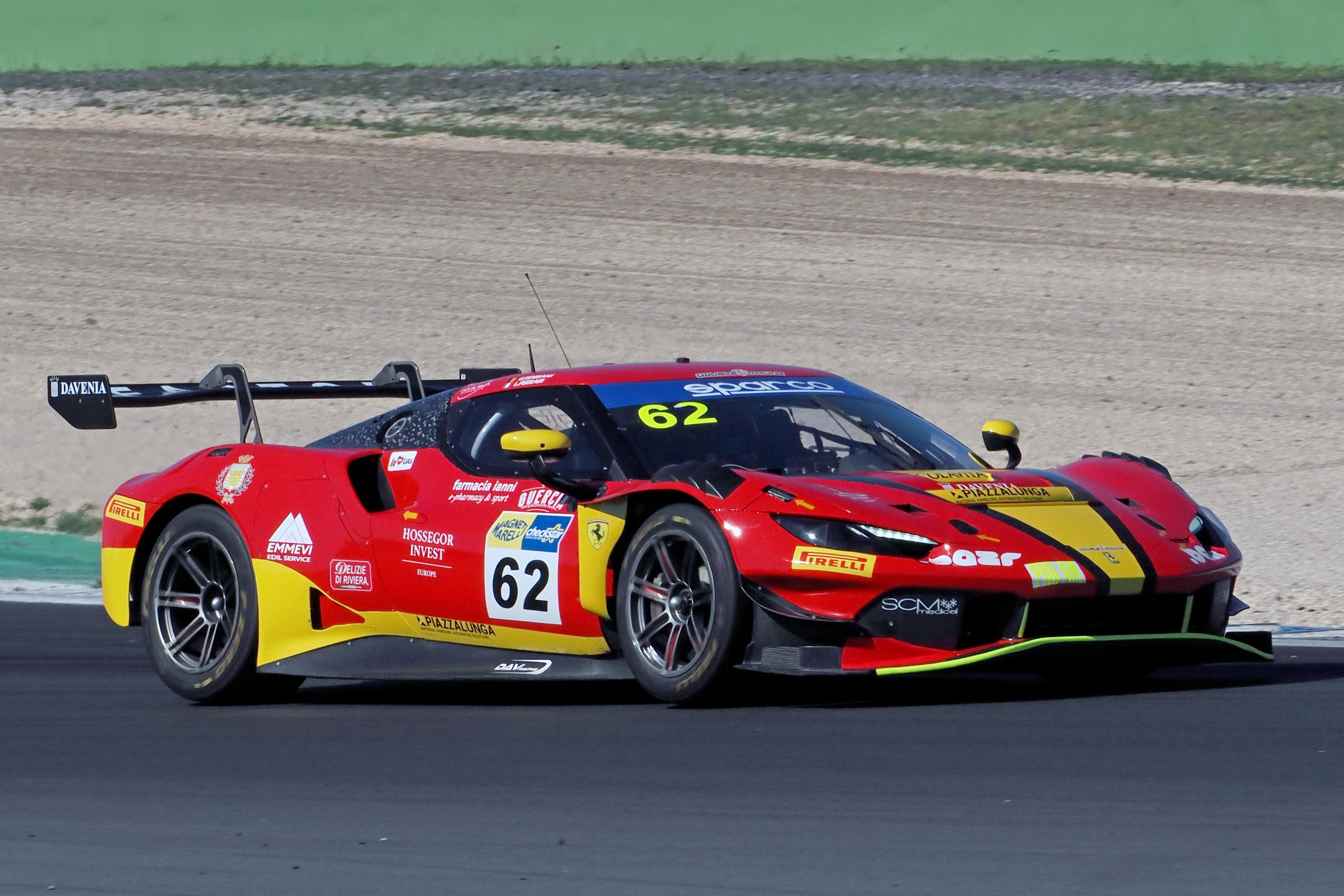 DAV Racing celebra un risultato con piloti e team