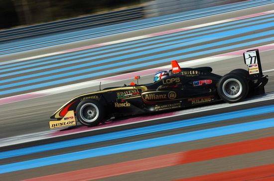 Formula DAV Racing numéro 77 sur le circuit